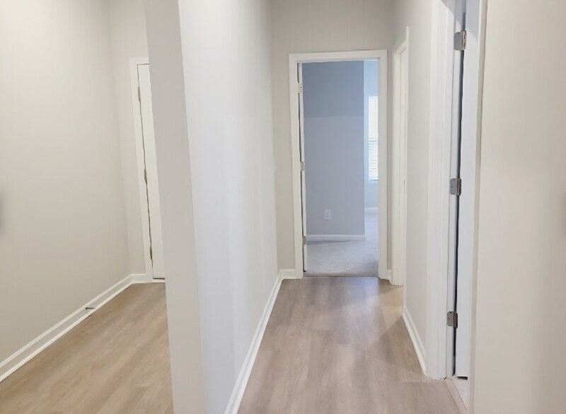 Building Photo - 275 Lillian St
