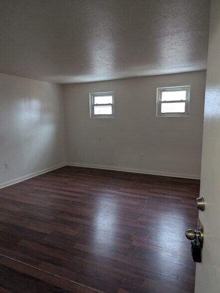 Building Photo - 2314 Broadway Ave