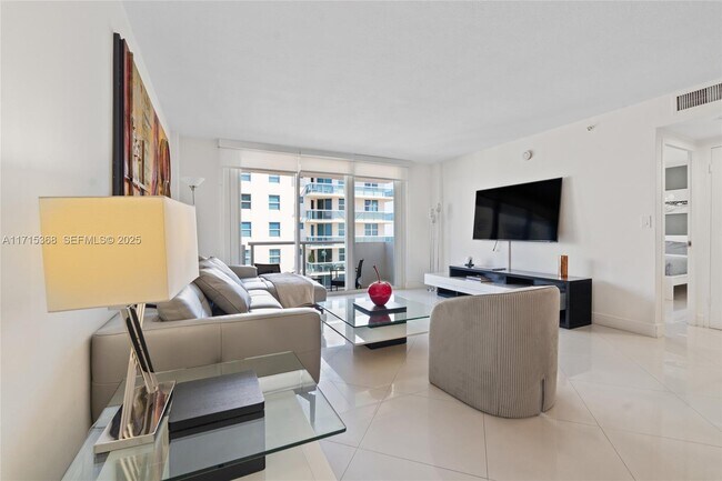 Building Photo - 9195 Collins Ave