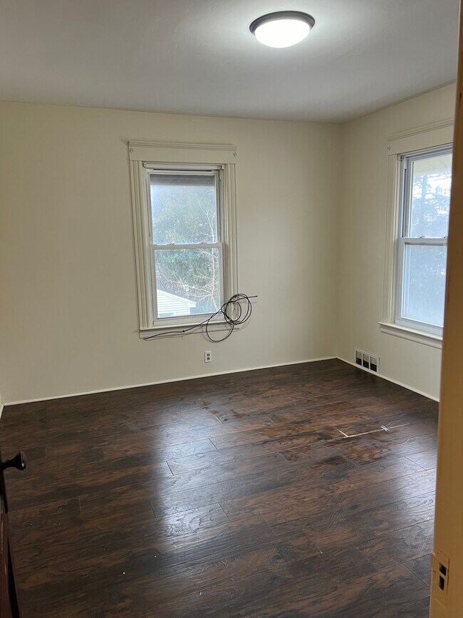 Building Photo - 29 Richardson Ave