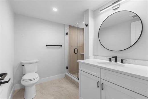 Building Photo - 22 James St