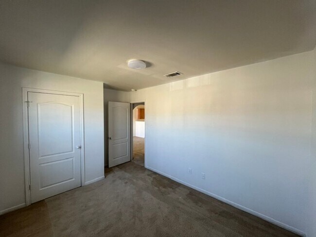 Building Photo - 414 Brittney Way