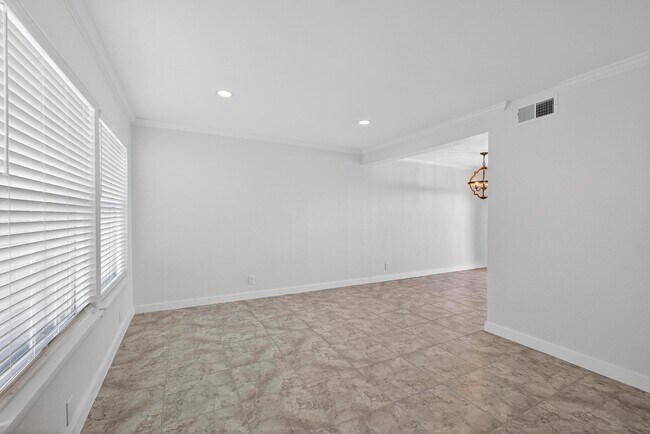 Building Photo - 1221 Cedar Post Ln