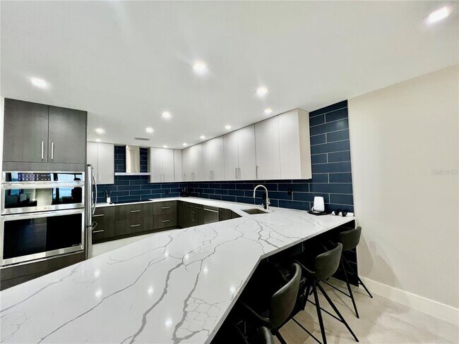 Building Photo - 3280 S Shore Dr