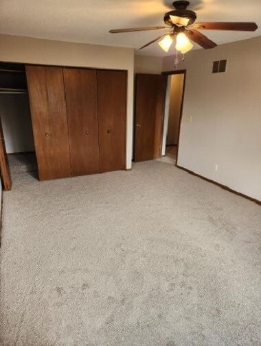 Master bedroom upstairs - 4708 Osage Pt