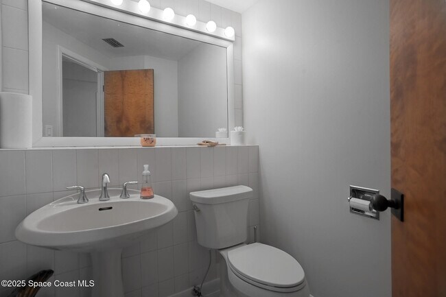Building Photo - 272 Aquarina Blvd
