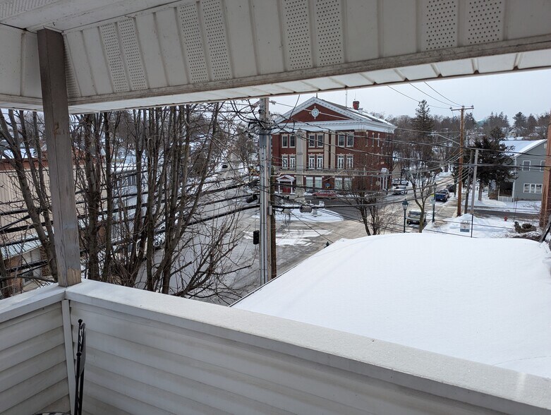 Building Photo - 11 Walnut St