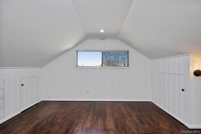 Building Photo - 5 Warren Ave