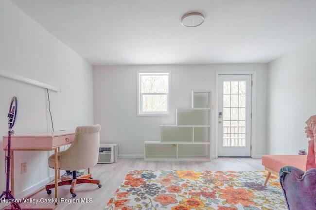 Building Photo - 53 Stay Rd