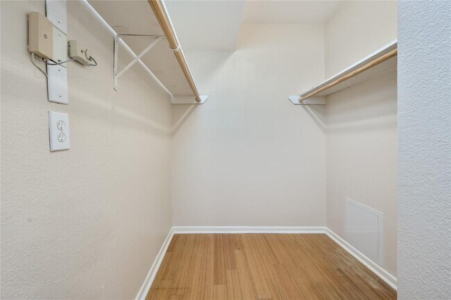 Building Photo - 3204 Menchaca Rd