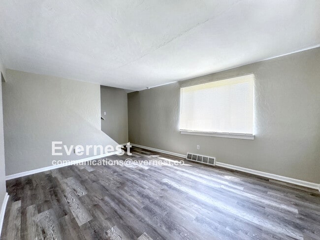 Building Photo - 3037 Blackridge Ave