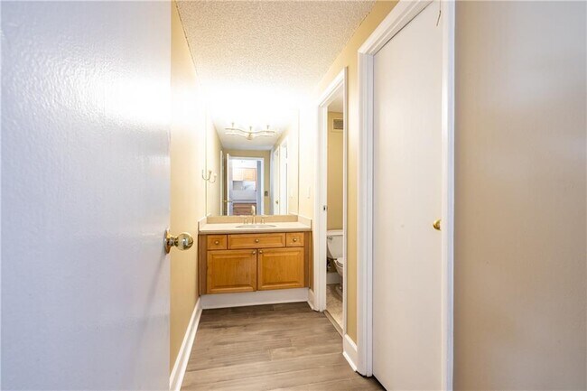 Building Photo - 2479 Peachtree Rd NE