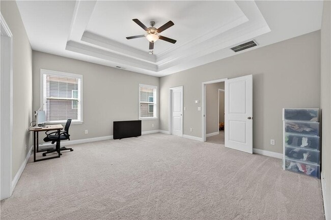 Building Photo - 1020 River Park Dr