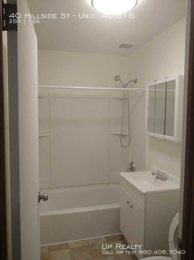 Building Photo - 40 Hillside St