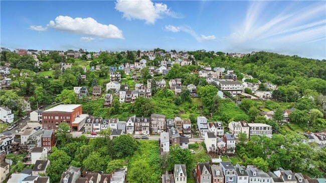 Building Photo - 2511 Mission St