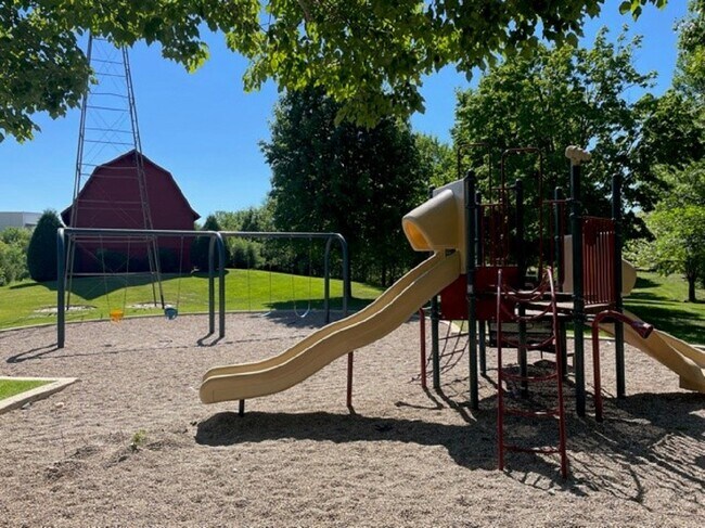 Building Photo - 15573 June Grass Ln