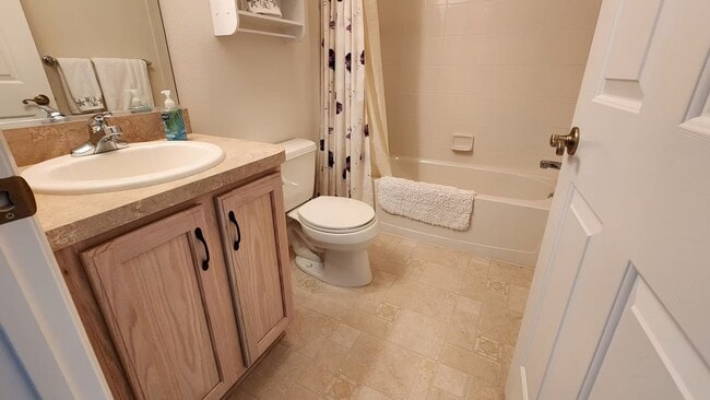 Building Photo - 916 Eastmont Ct