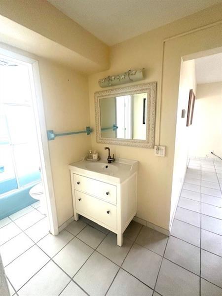 Building Photo - 2508 Bay Dr