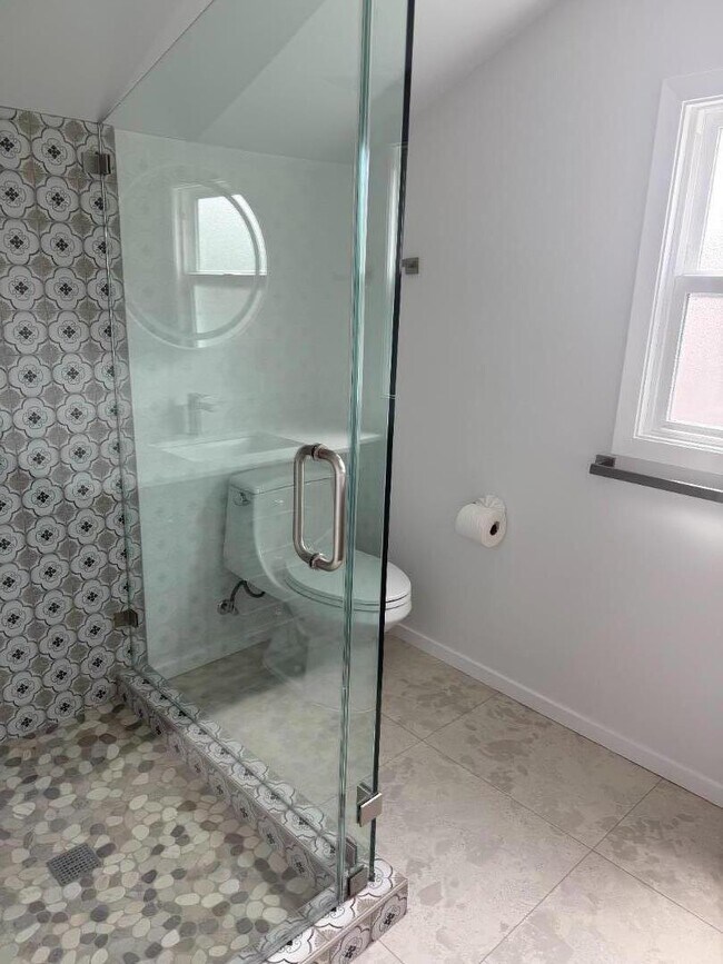 Building Photo - 1508 Davis Dr