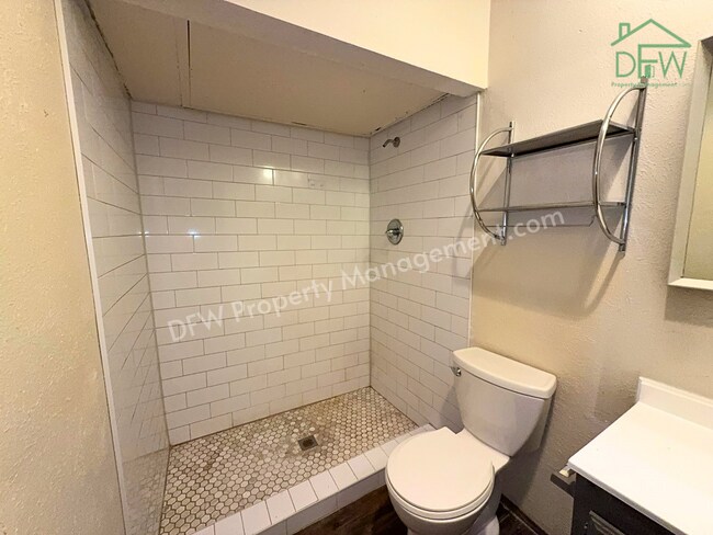 Building Photo - Cozy 3-Bedroom Home with Fireplace, Covered Patio & Large Fenced Backyard for Lease