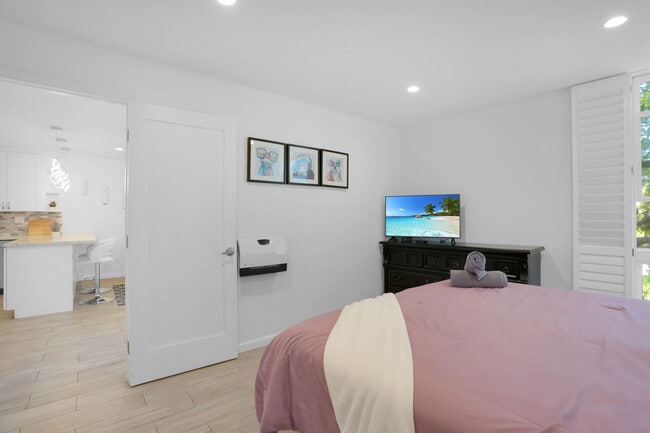 Building Photo - 3050 Rue D’Orleans