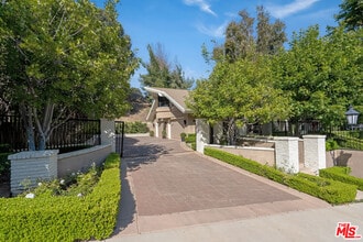 Building Photo - 16101 Valley Meadow Pl
