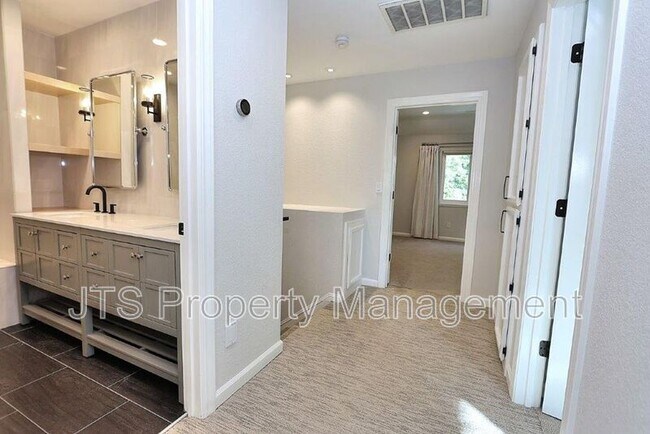 Building Photo - 2696 Prestwick Dr