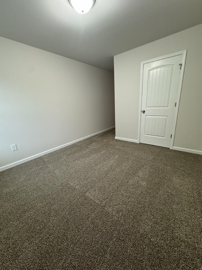Building Photo - MOVE IN SPECIAL!! - FIRST MONTH FREE!!! Sign your lease by September 20th and receive ONE MONTH F...