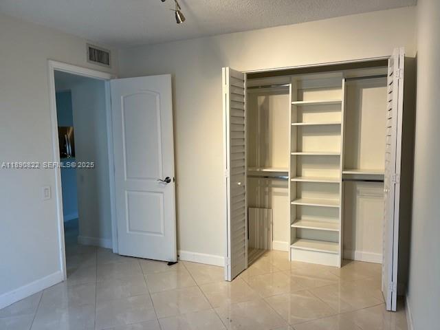 Building Photo - 5304 NE 6th Ave