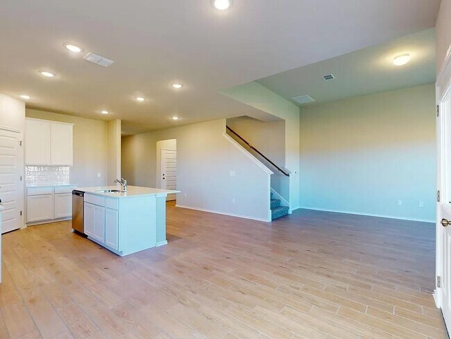 Building Photo - 12112 Dillon Fls Dr