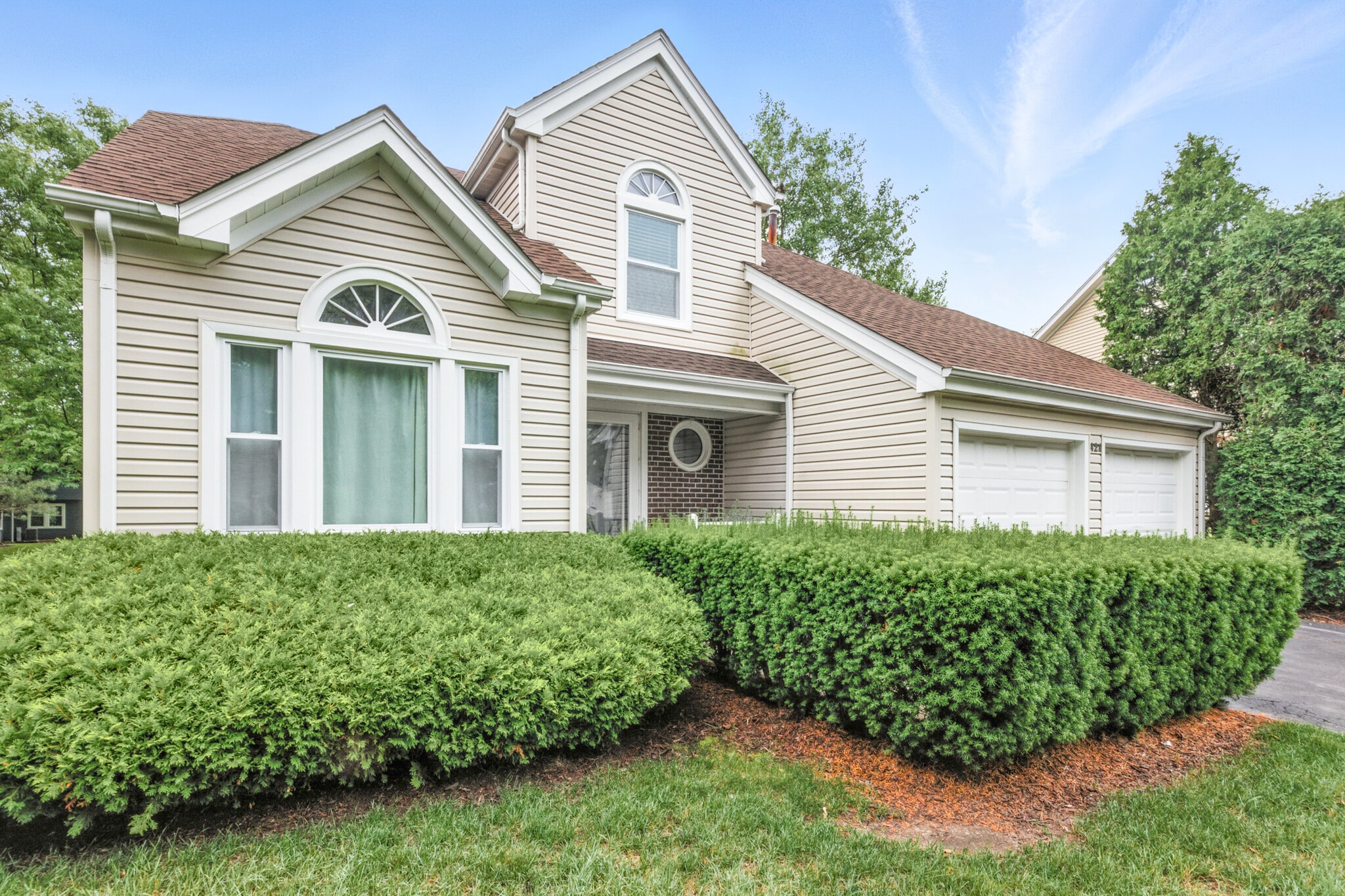 Front - 421 Concord Ln
