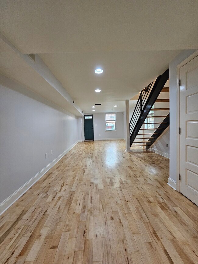 Building Photo - 2313 Foster Ave