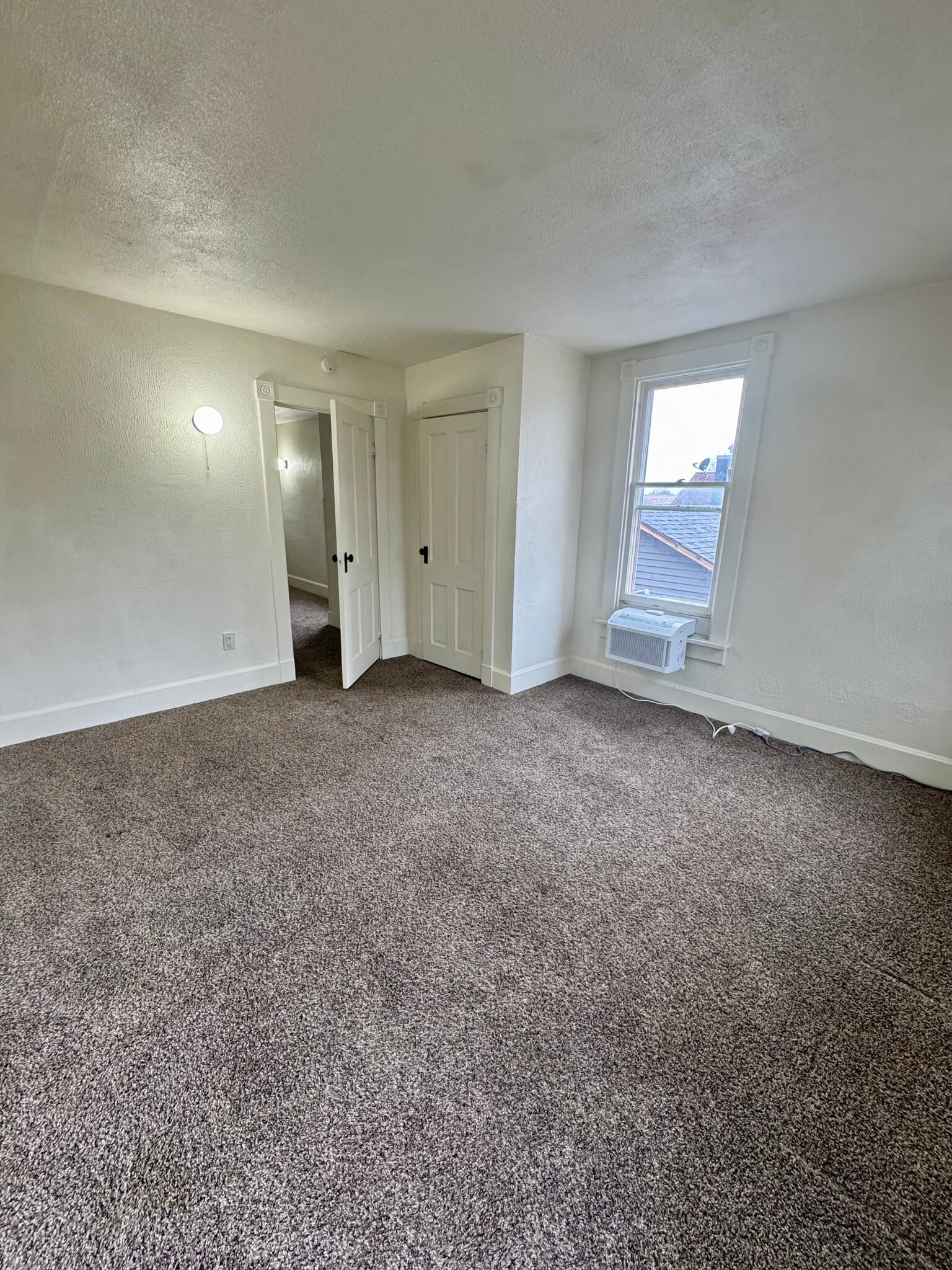 Building Photo - 2325 McKinley Ave