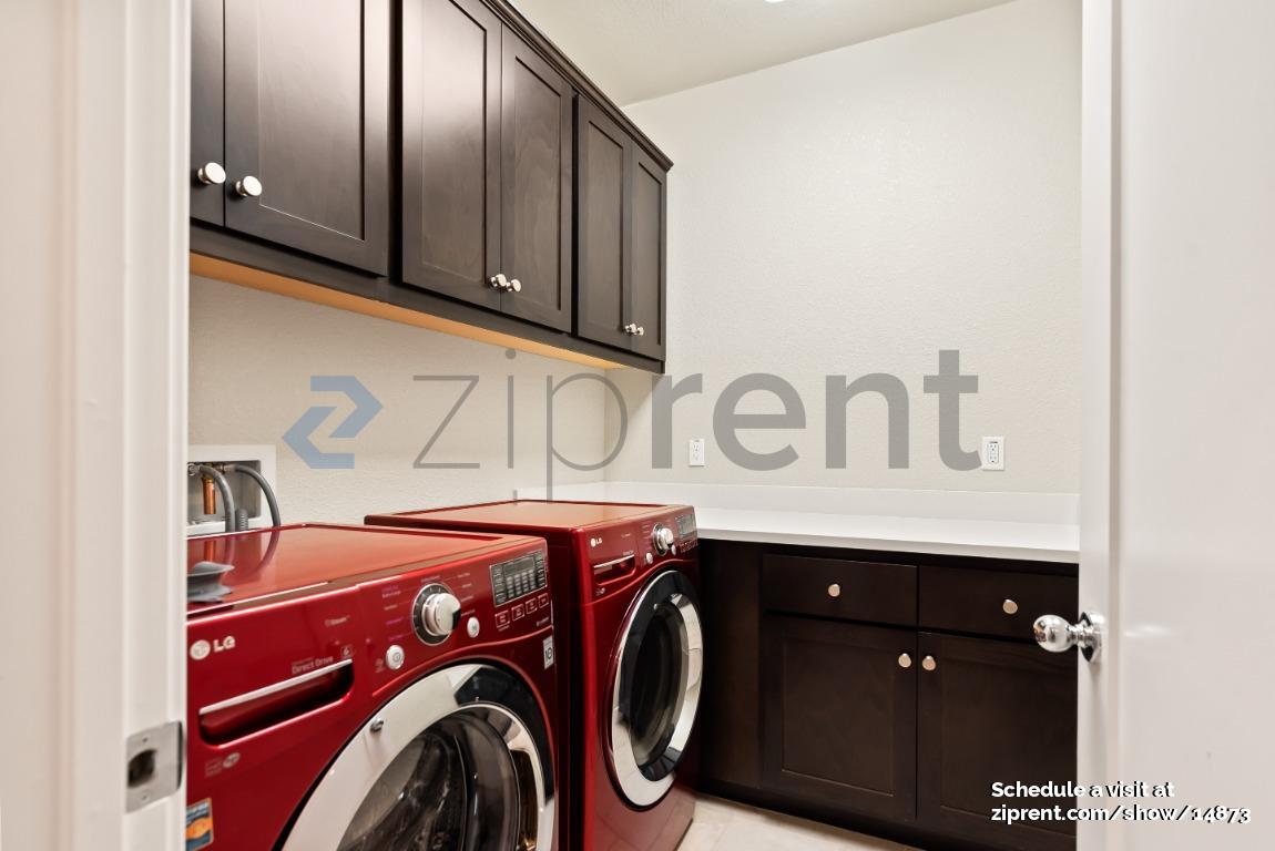 Building Photo - Unit