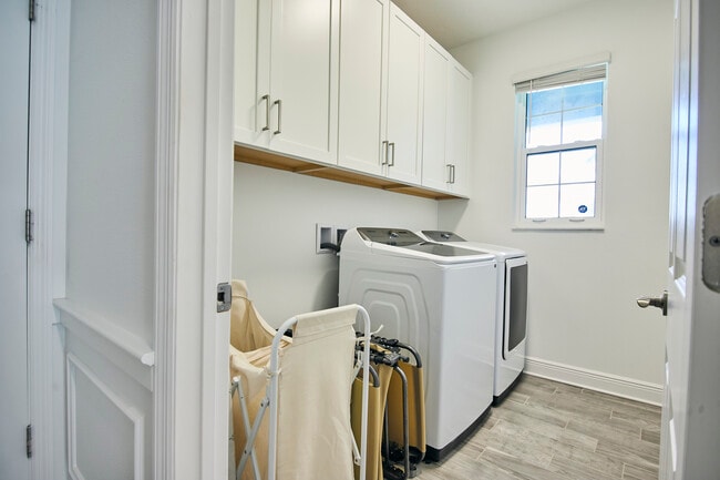 Building Photo - 4028 Via Sienna Cir