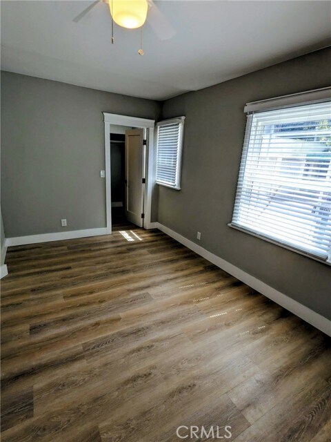 Building Photo - 1000 E 1st St