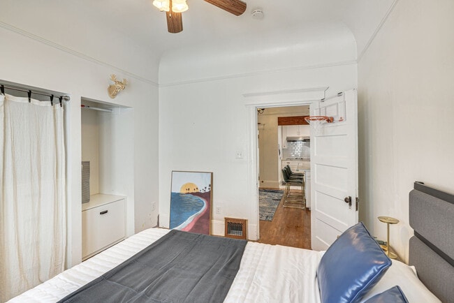Building Photo - 520 S Almaden Ave
