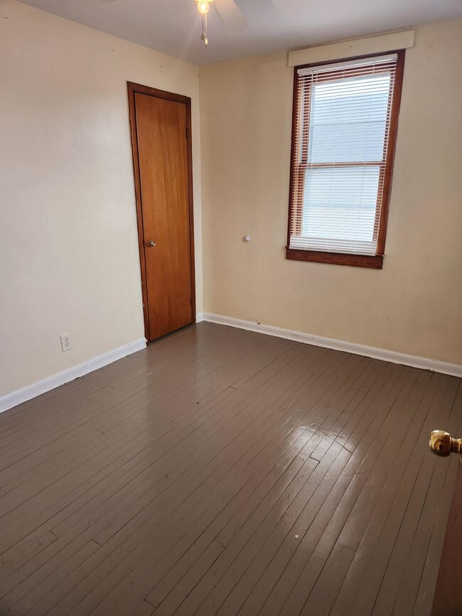 Building Photo - 59 Gilmore St