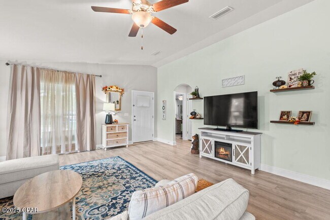 Building Photo - 11434 Palm Breeze St