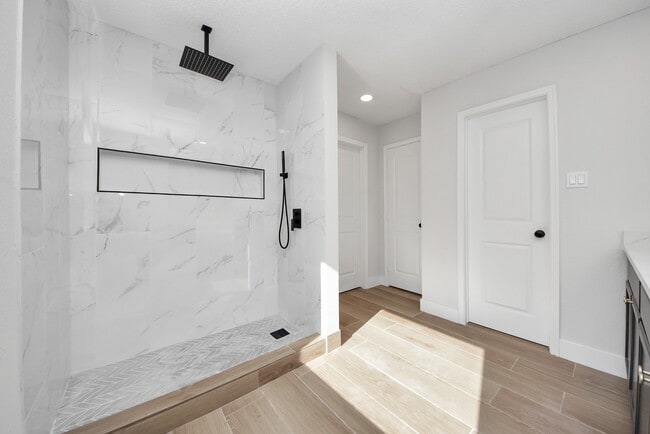 Building Photo - 1114 N Nottingham