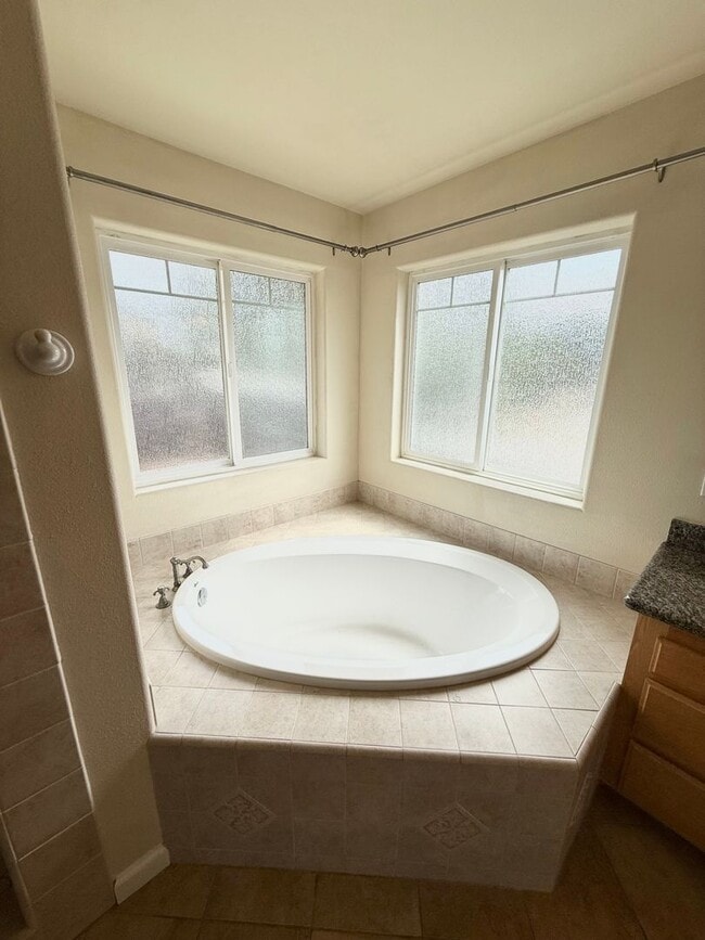 Building Photo - Beautiful 4 Bedroom 4.5 Bath Home COMING SOON!!!