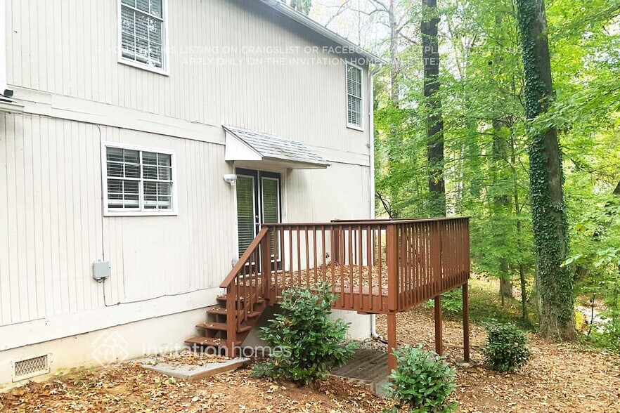 Building Photo - 5231 Mainstreet Park Dr