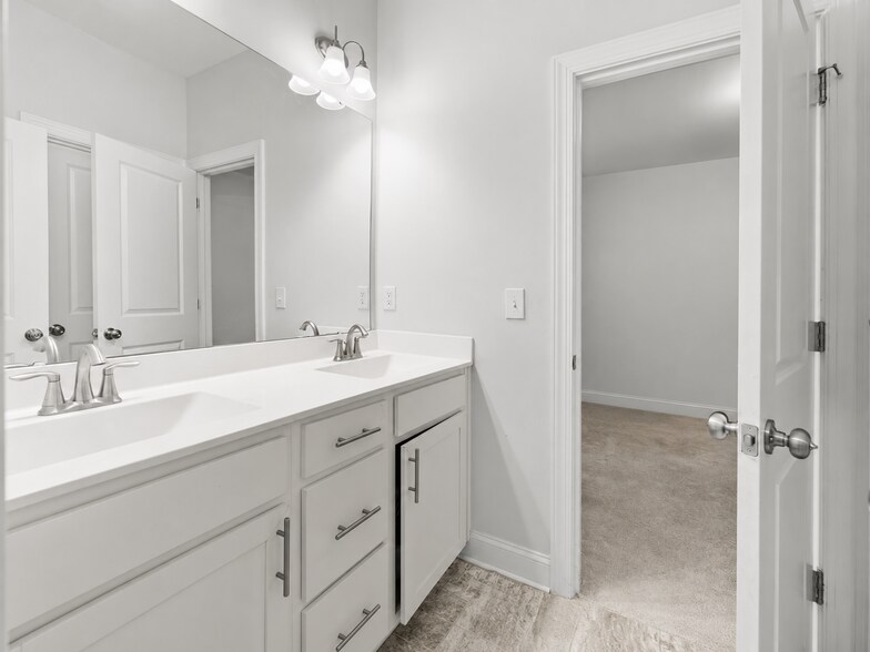 Building Photo - 736 Precipice Way