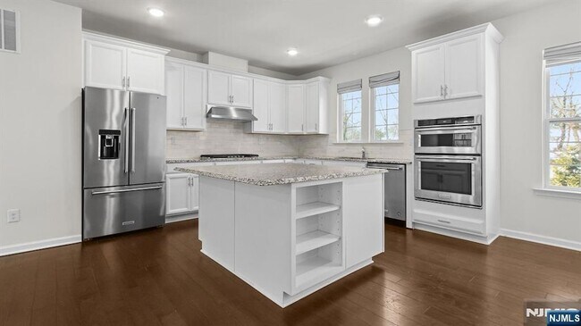 Building Photo - 54 Landmark Ln