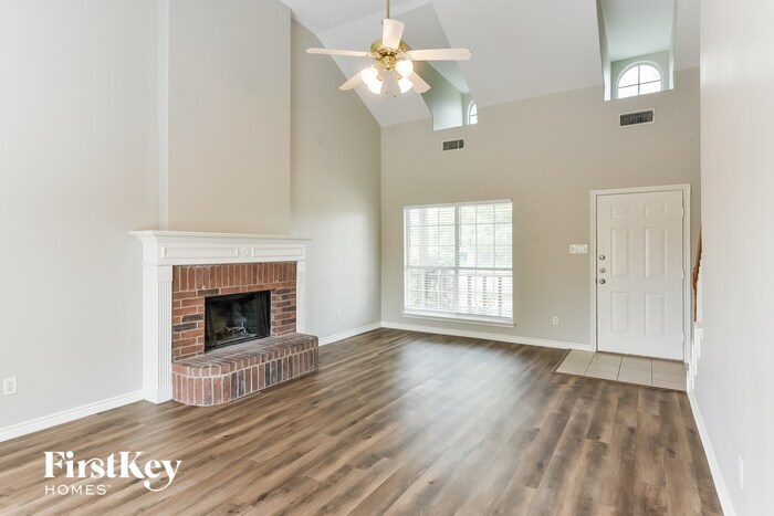 Building Photo - 5612 Eastwedge Dr