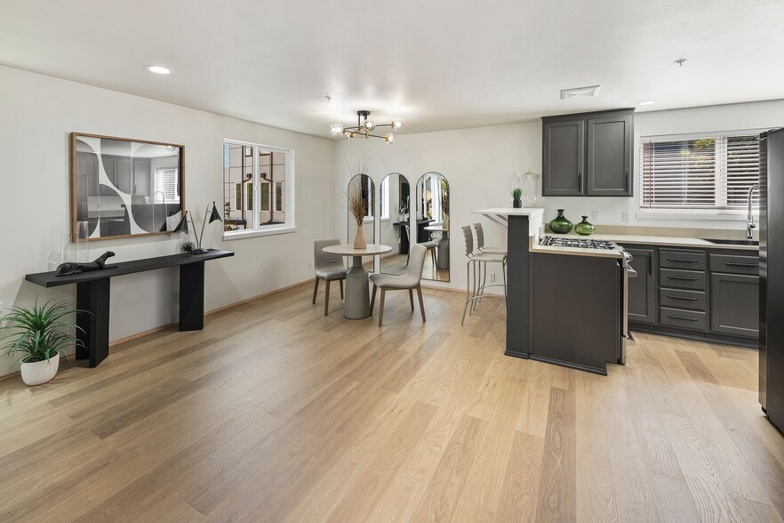 Building Photo - 9301 Linden Ave N