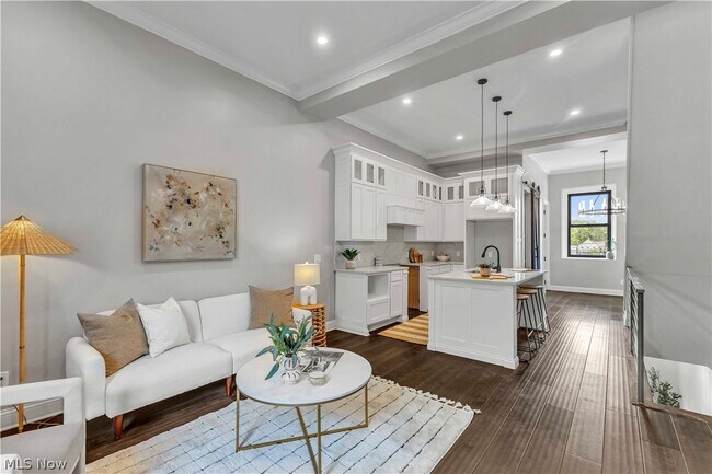 Building Photo - 2130 W 42nd St