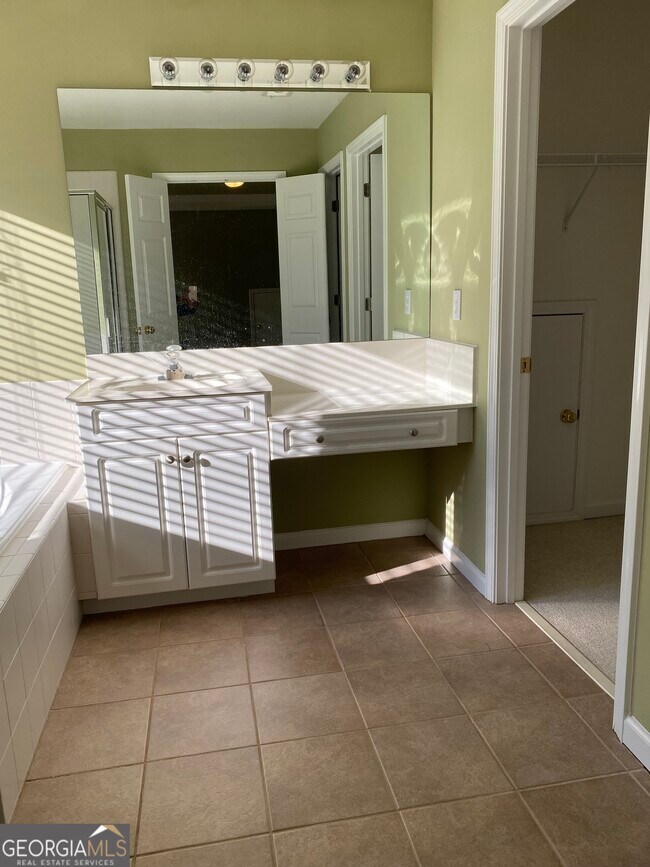 Building Photo - 1313 Bailey's Corner