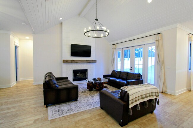 Building Photo - 3116 Pinot Way