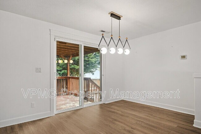 Building Photo - 16704 NE 29th Ave